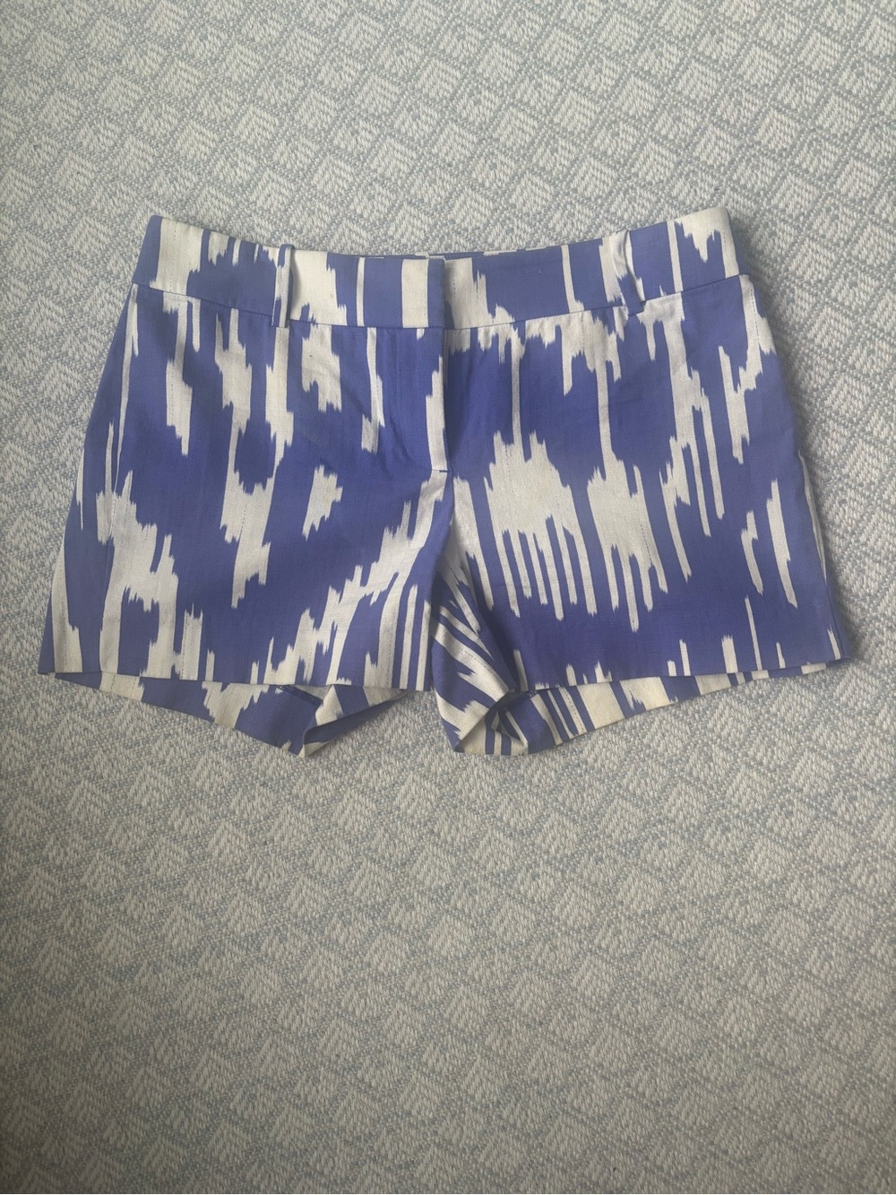 J. Crew blue white ikat shorts 4 dress up or down